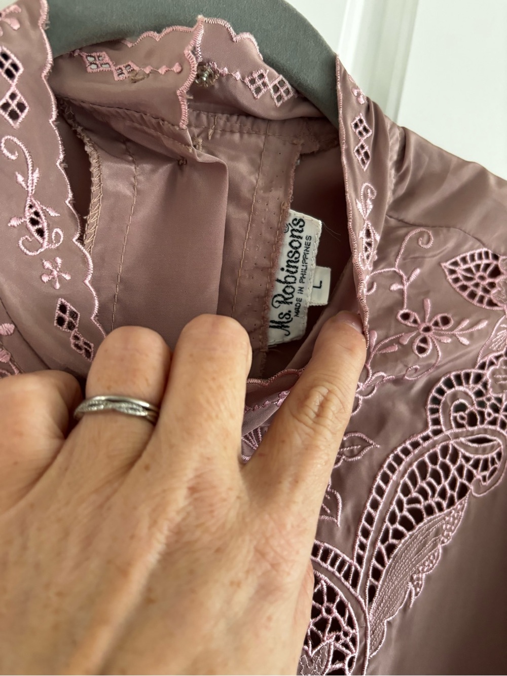 Vintage Ms. Robinson’s Dusty Pink Lace Embroidered Blouse Fits S M - Picture 5 of 5